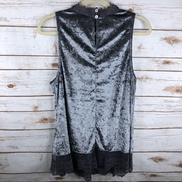 Entro gray crushed velvet crochet keyhole top - Picture 6 of 8